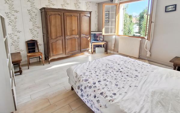 Maison à vendre    6 pièces •  Champcevinel