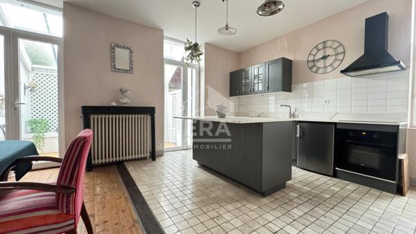 A vendre quartier clos Chassaing à Périgueux (24000), jolie maison de ville type 6 avec piscine et jardin