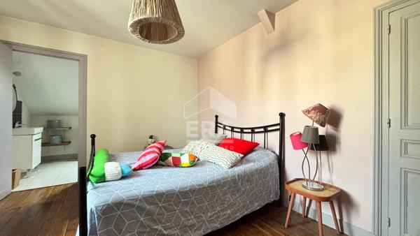 A vendre quartier clos Chassaing à Périgueux (24000), jolie maison de ville type 6 avec piscine et jardin