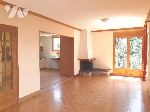 A vendre, Montfort sur meu, maison type 7, prox collège-gare, 193 m² habitables, année 60, comp...