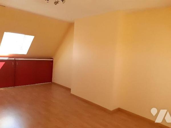 A vendre, Montfort sur meu, maison type 7, prox collège-gare, 193 m² habitables, année 60, comp...