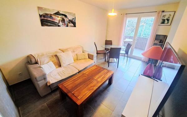 Appartement à vendre    2 pièces •  Toulon