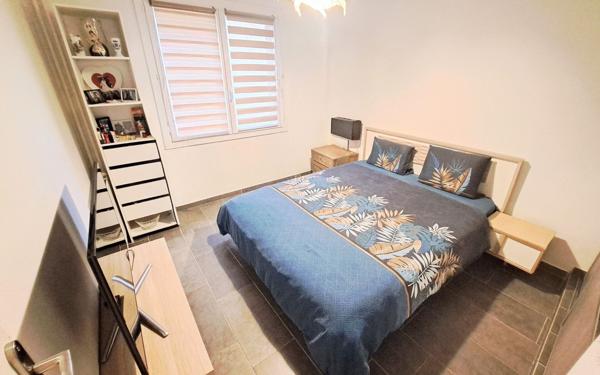 Appartement à vendre    2 pièces •  Toulon