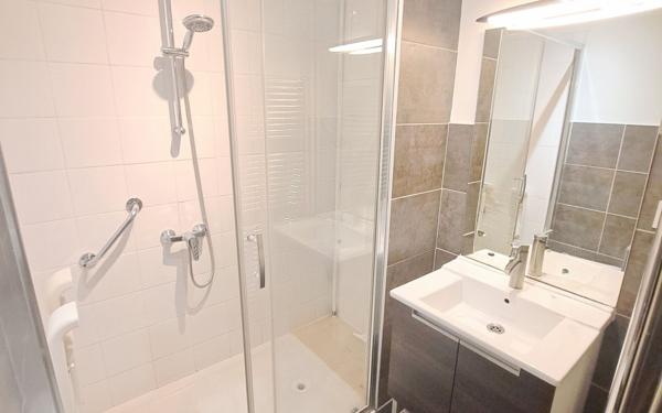 Appartement à vendre    2 pièces •  Toulon