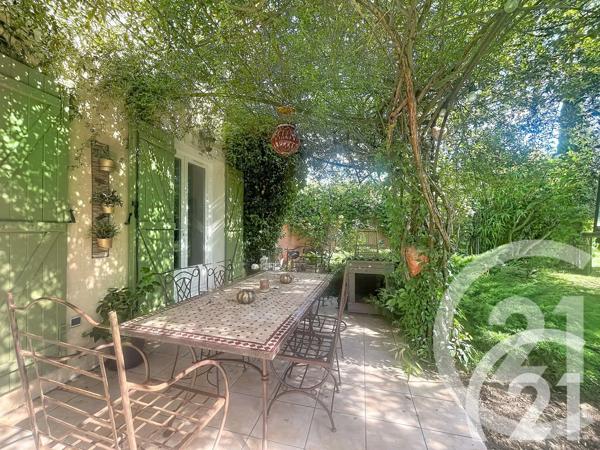 Maison à vendre  5 pièces - 131 m 2   ROBION  - 84