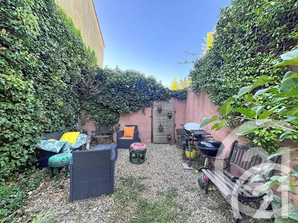 Maison à vendre  5 pièces - 131 m 2   ROBION  - 84