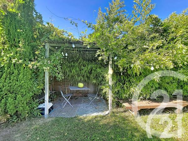 Maison à vendre  5 pièces - 131 m 2   ROBION  - 84