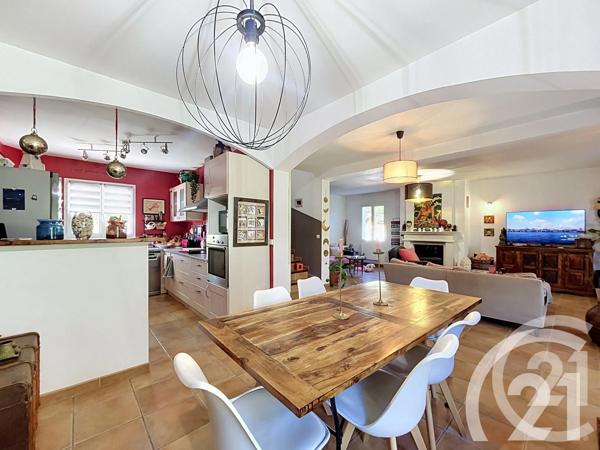Maison à vendre  5 pièces - 131 m 2   ROBION  - 84