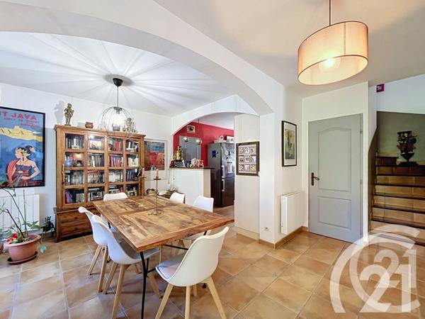 Maison à vendre  5 pièces - 131 m 2   ROBION  - 84