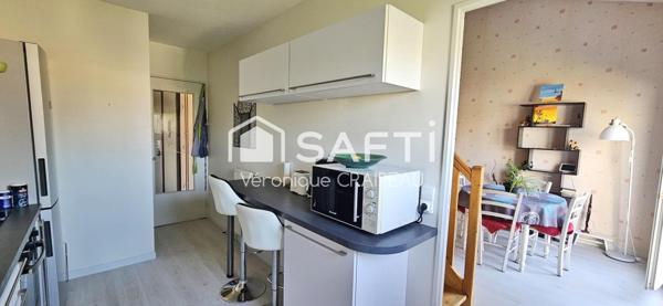 Charmant duplex situé dans le pentagone avec 2 chambres, mezzanine et garage sécirisé