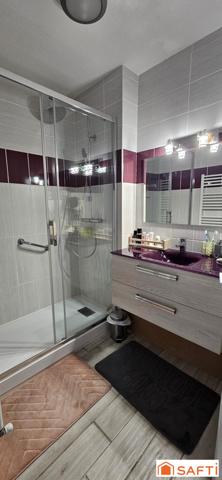 Charmant duplex situé dans le pentagone avec 2 chambres, mezzanine et garage sécirisé