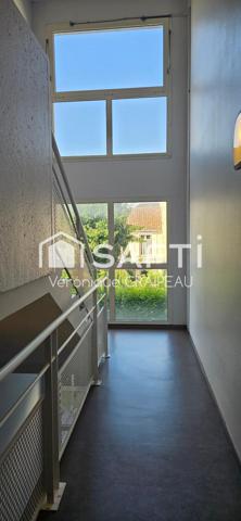 Charmant duplex situé dans le pentagone avec 2 chambres, mezzanine et garage sécirisé