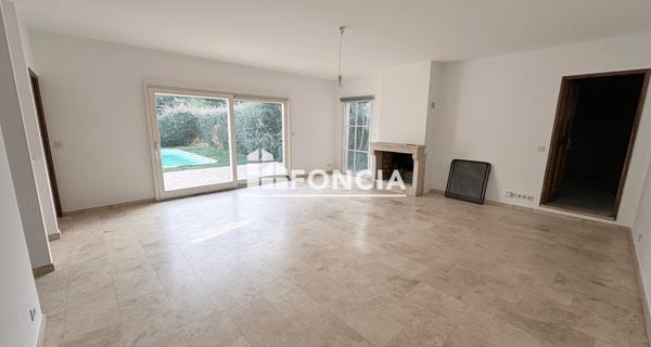 Location Maison 4 pièces 91.2 m² - La Cadière-d'azur 83740
