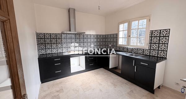 Location Maison 4 pièces 91.2 m² - La Cadière-d'azur 83740