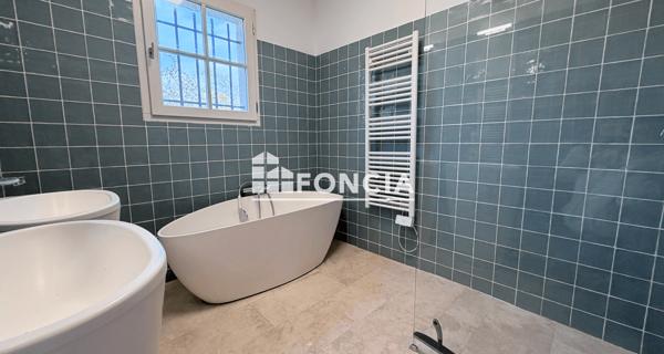Location Maison 4 pièces 91.2 m² - La Cadière-d'azur 83740
