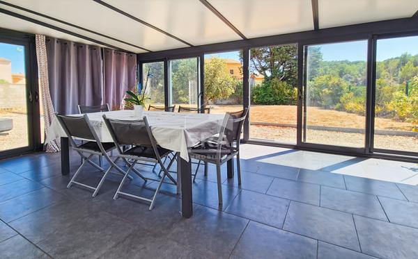 CHATEAURENARD - Maison de plain-pied 140 m2 5 chambres