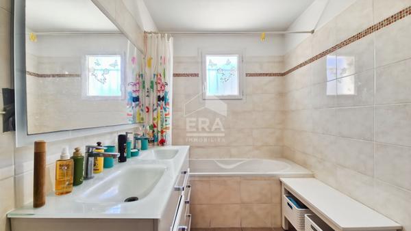 CHATEAURENARD - Maison de plain-pied 140 m2 5 chambres