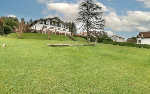 Maison à vendre    7 pièces • 211 m2 Hasparren