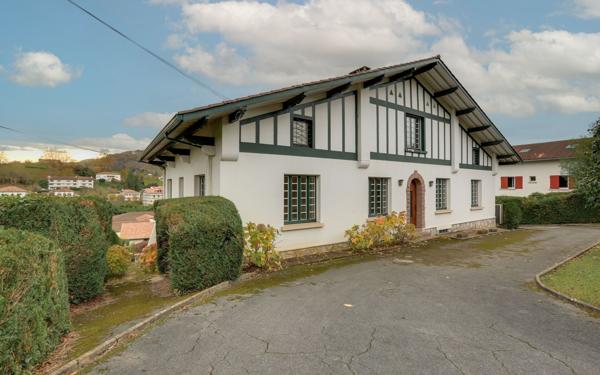 Maison à vendre    7 pièces • 211 m2 Hasparren