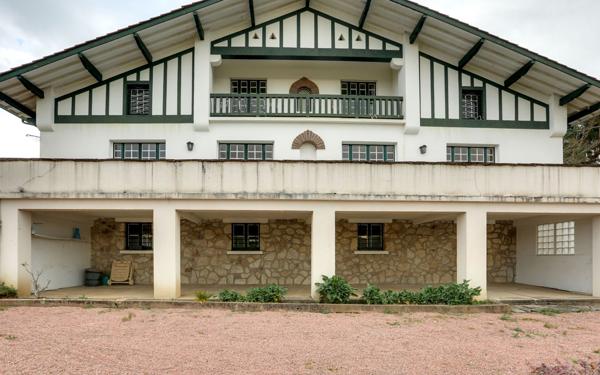 Maison à vendre    7 pièces • 211 m2 Hasparren