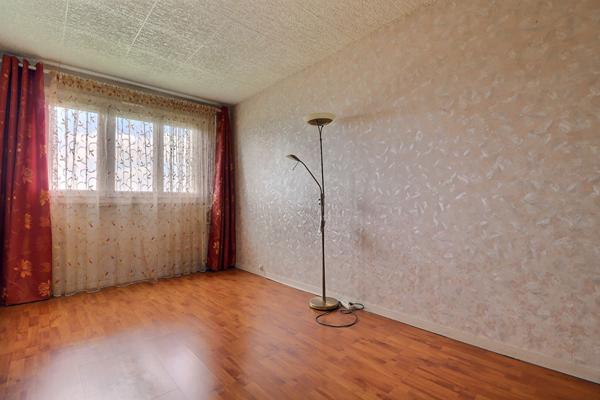 Appartement 4 pieces a Taverny + cave + place de parking