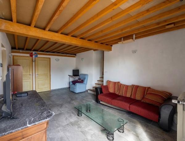 Corps de ferme rénové de 183 m² et grand terrain de 5 631 m² ? Proche Lyon