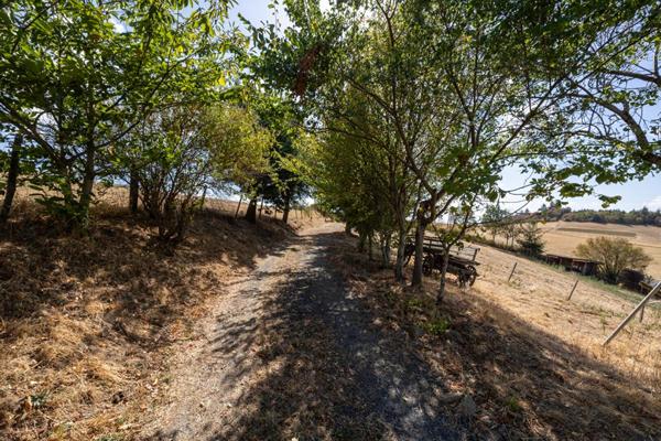 Corps de ferme rénové de 183 m² et grand terrain de 5 631 m² ? Proche Lyon
