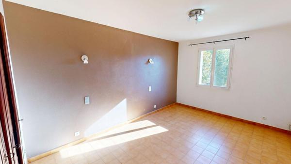 LE MUY (83490) Maison  115m² 3 chambres, SDB et SDE cellier et garage