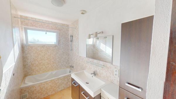 LE MUY (83490) Maison  115m² 3 chambres, SDB et SDE cellier et garage