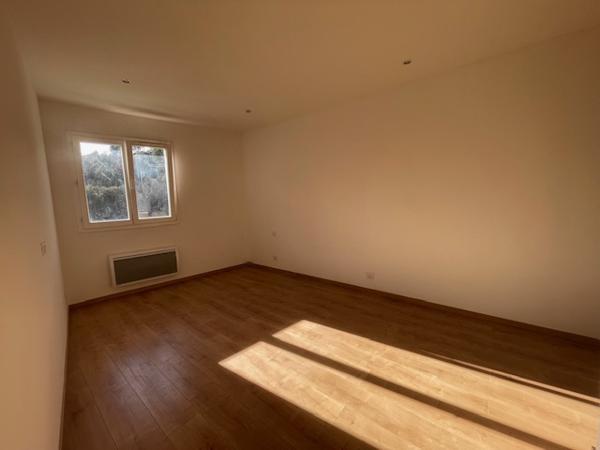 Trans-en-Provence (83720) À louer Trans en Provence lotissement LE BOSQUET Maison récente.