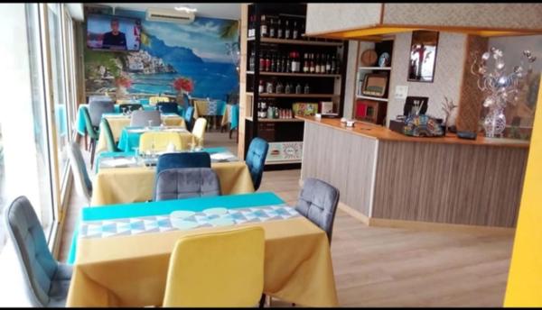 📍 Restaurant avec licence III - Station balnéaire prisée du 56 - Axe n°1 + Grand parking