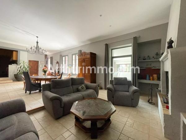 Vente Propriété 10 pièces à Fleury