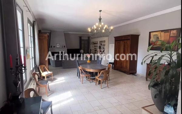 Vente Propriété 10 pièces à Fleury