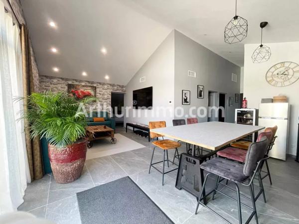 Vente Propriété 10 pièces à Fleury