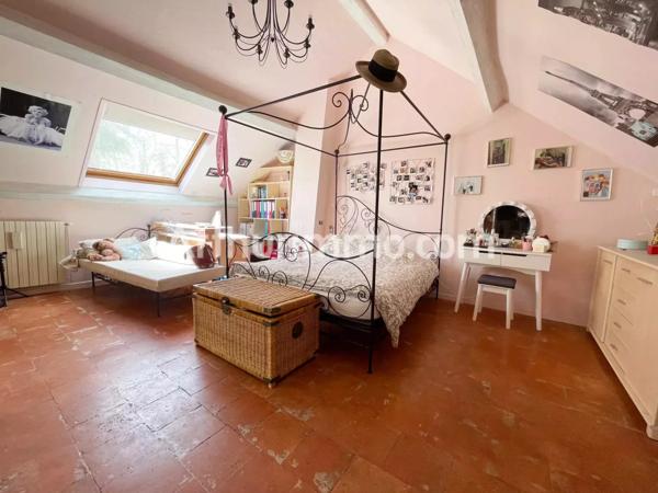 Vente Propriété 10 pièces à Fleury