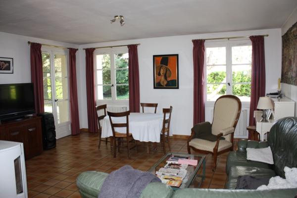 Maison à vendre 7 pièces proche de CUISERY (71) Maison au calme 200m2 - 5 chambres sur 3064m2 de terrain clos à 285 000 €