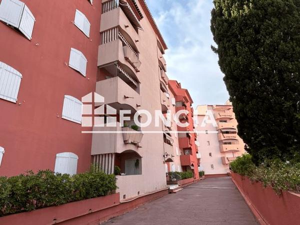Location Appartement 2 pièces 48 m² - 762 AVENUE JEAN MOULIN Hyeres Les Palmiers 83400