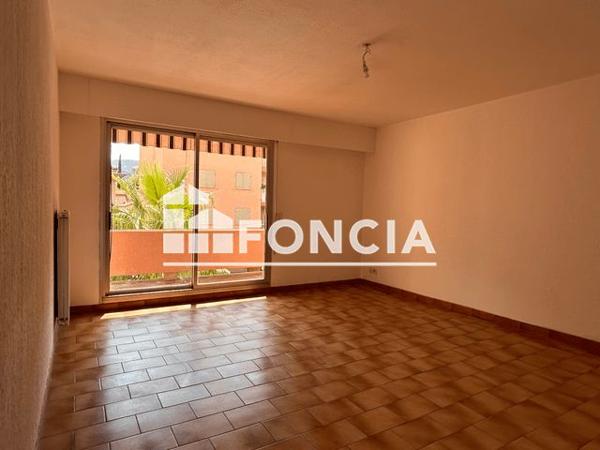 Location Appartement 2 pièces 48 m² - 762 AVENUE JEAN MOULIN Hyeres Les Palmiers 83400