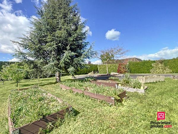 Secteur Mamers, villa contemporaine de 230 m2 avec piscine
