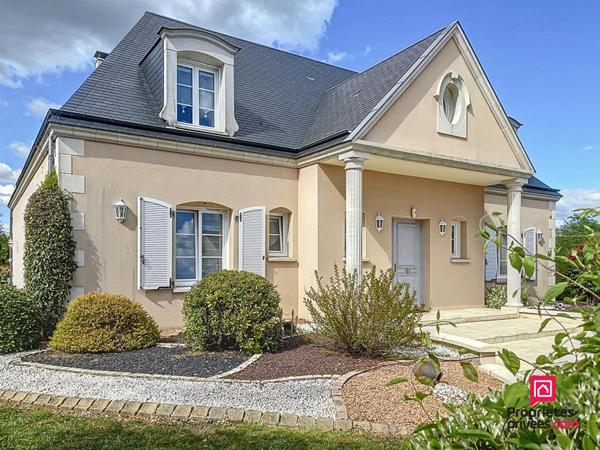 Secteur Mamers, villa contemporaine de 230 m2 avec piscine