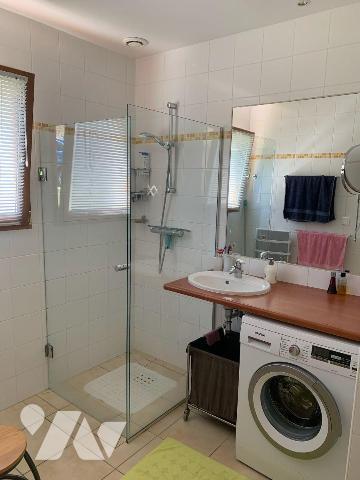 A VENDRE : Dans village de vacances proche GOURDON (Lot - 46), maison de plain-pied en très bon...