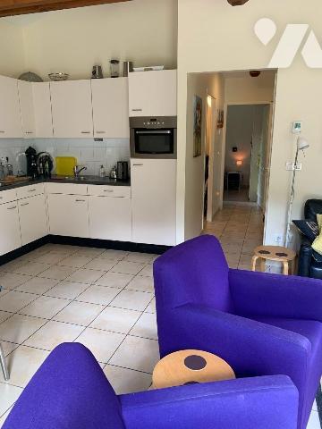 A VENDRE : Dans village de vacances proche GOURDON (Lot - 46), maison de plain-pied en très bon...