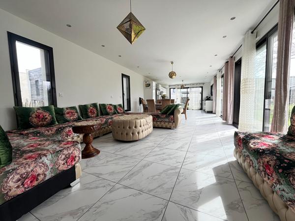 A VENDRE NOYAL CHATILLON - Maison contemporaine 2022 env.194m² - Terrain SUD OUEST 465m²