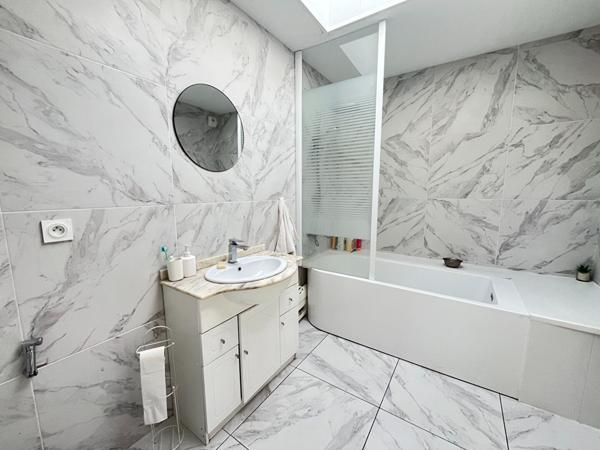 A VENDRE NOYAL CHATILLON - Maison contemporaine 2022 env.194m² - Terrain SUD OUEST 465m²