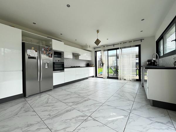 A VENDRE NOYAL CHATILLON - Maison contemporaine 2022 env.194m² - Terrain SUD OUEST 465m²