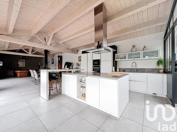 Maison à vendre 9 pièces 222 m² Charron