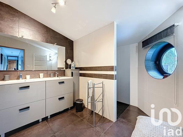 Maison à vendre 9 pièces 222 m² Charron