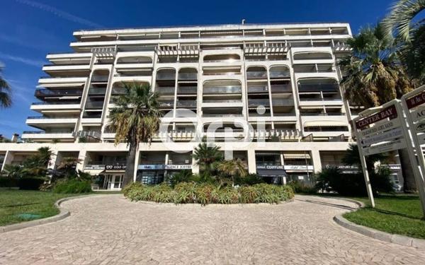 Appartement à vendre    2 pièces •  Juan-les-Pins - Antibes