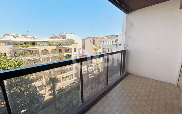 Appartement à vendre    2 pièces •  Juan-les-Pins - Antibes