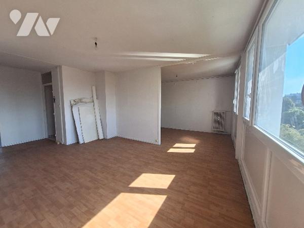 Appartement T3, cave, parking, limite LILLE